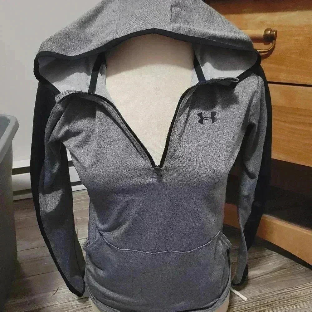 Under Armour zip  Up Sweater